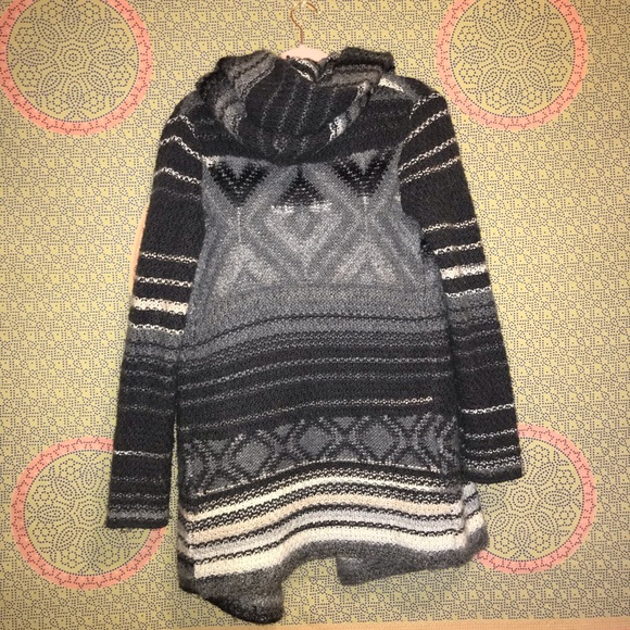 Cozy hooded wool sweater - Picture 4 of 5